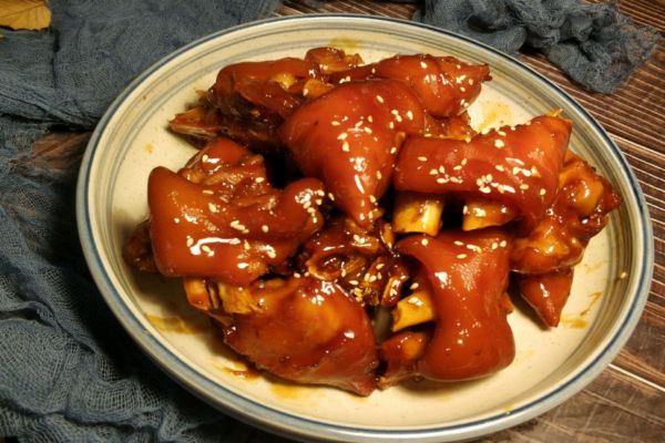 紅燒豬蹄的家常做法 紅燒豬蹄怎么做好吃 紅燒豬蹄的家常做法 紅燒豬蹄怎么做好吃