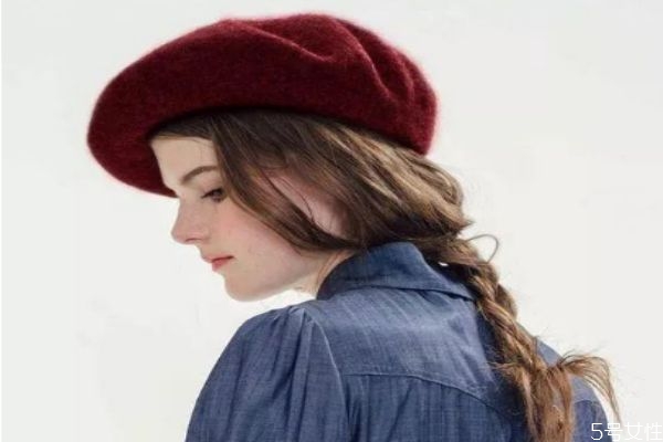 冬天什么顏色的貝雷帽百搭 戴貝雷帽適合弄什么發(fā)型 冬天什么顏色的貝雷帽百搭 戴貝雷帽適合弄什么發(fā)型