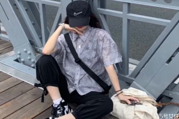 棒球帽怎樣搭配最好看 戴棒球帽有哪些風格 棒球帽怎樣搭配最好看 戴棒球帽有哪些風格