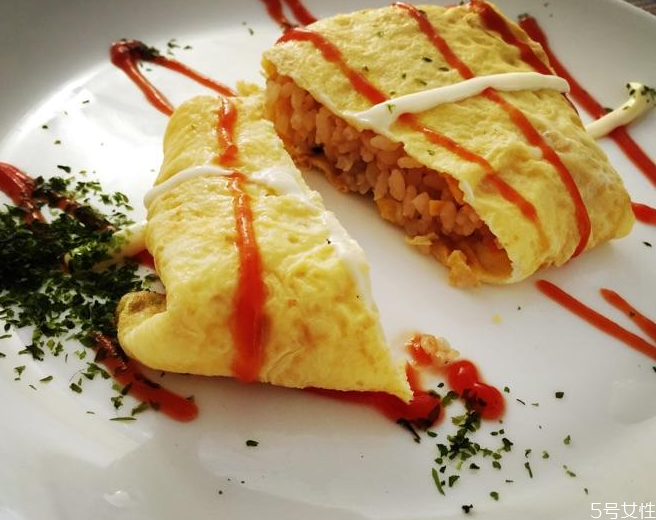 蛋包飯為什么要用隔夜米飯 隔夜米飯能吃嗎 蛋包飯為什么要用隔夜米飯 隔夜米飯能吃嗎