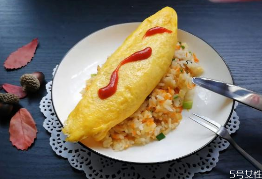 流心蛋包飯的蛋熟了嗎 流心蛋包飯需要用無(wú)菌蛋嗎 流心蛋包飯的蛋熟了嗎 流心蛋包飯需要用無(wú)菌蛋嗎