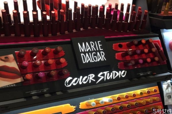 絲芙蘭和專柜哪個體驗好 絲芙蘭屬于什么檔次 絲芙蘭和專柜哪個體驗好 絲芙蘭屬于什么檔次