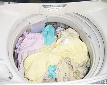 襪子和內(nèi)褲可以一起洗嗎 襪子和內(nèi)褲一起洗會得什么病 襪子和內(nèi)褲可以一起洗嗎 襪子和內(nèi)褲一起洗會得什么病