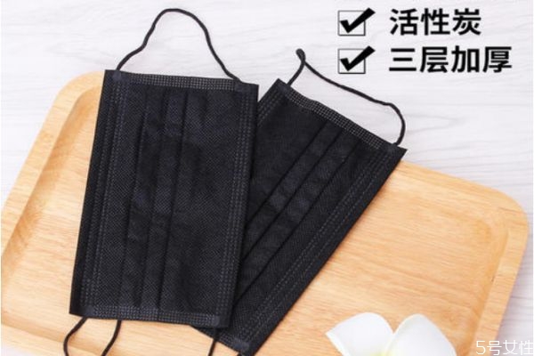 黑色口罩好還是藍(lán)色口罩好 黑色口罩是醫(yī)用外科口罩嗎 黑色口罩好還是藍(lán)色口罩好 黑色口罩是醫(yī)用外科口罩嗎