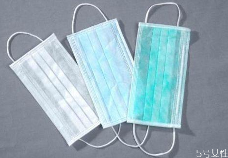 口罩臨時取下來怎么放 口罩怎么折疊保存 口罩臨時取下來怎么放 口罩怎么折疊保存