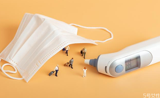 吃飯口罩拿下來怎么放 口罩怎么放在包里 吃飯口罩拿下來怎么放 口罩怎么放在包里