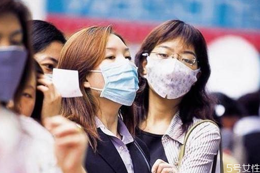 火車上戴口罩怎么吃飯 火車上要一直戴口罩么 火車上戴口罩怎么吃飯 火車上要一直戴口罩么