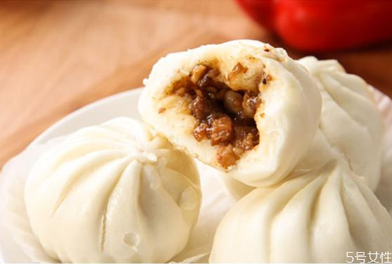 叉燒包是什么肉做的 叉燒包的肉餡怎么調(diào) 叉燒包是什么肉做的 叉燒包的肉餡怎么調(diào)