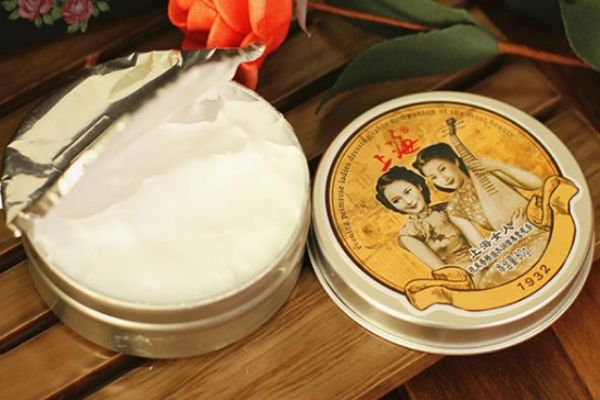 雪花膏應該擦什么部位 雪花膏的正確用法