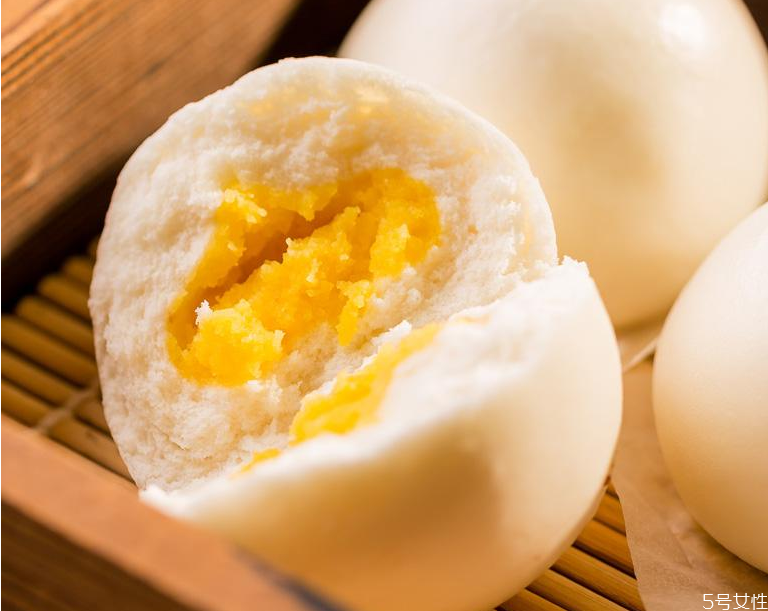 奶黃包的餡是什么 奶黃包的餡怎么做 奶黃包的餡是什么 奶黃包的餡怎么做