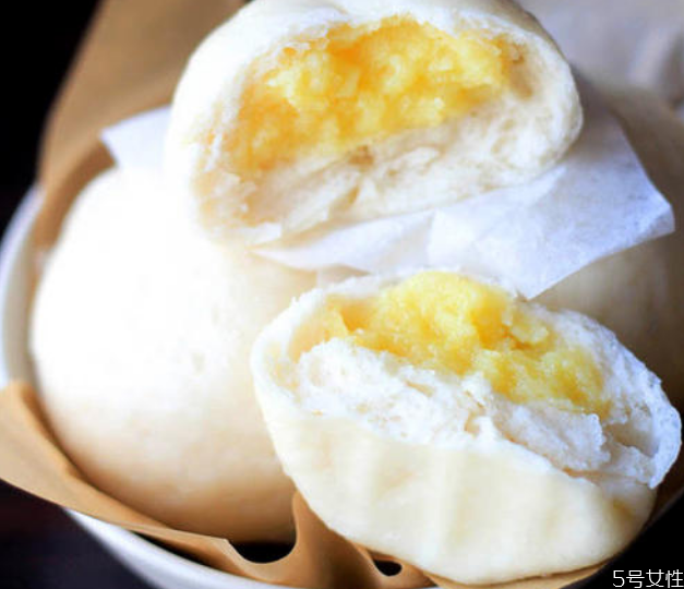 流沙包奶黃包哪個好吃 奶黃包和流沙包的區(qū)別 流沙包奶黃包哪個好吃 奶黃包和流沙包的區(qū)別