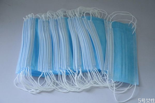 醫(yī)生用的口罩為什么是藍(lán)色 醫(yī)用口罩的正反面怎么區(qū)分 醫(yī)生用的口罩為什么是藍(lán)色 醫(yī)用口罩的正反面怎么區(qū)分