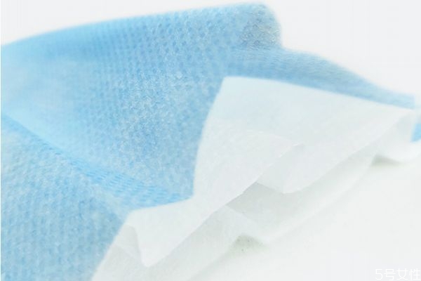 冬天戴口罩里面有水怎么辦 冬天怎么戴口罩才不會(huì)濕 冬天戴口罩里面有水怎么辦 冬天怎么戴口罩才不會(huì)濕