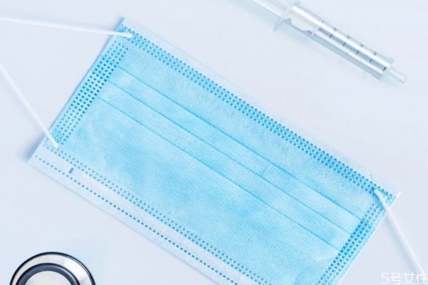 口罩噴了酒精晾干后還能用嗎 口罩外面可以噴酒精嗎 口罩噴了酒精晾干后還能用嗎 口罩外面可以噴酒精嗎