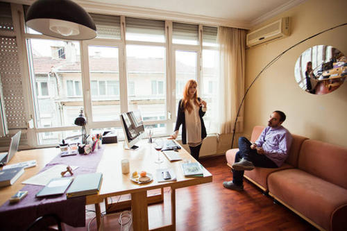 水瓶女喜歡什么樣子的男生 什么男生水瓶女喜歡 水瓶女喜歡什么樣子的男生 什么男生水瓶女喜歡