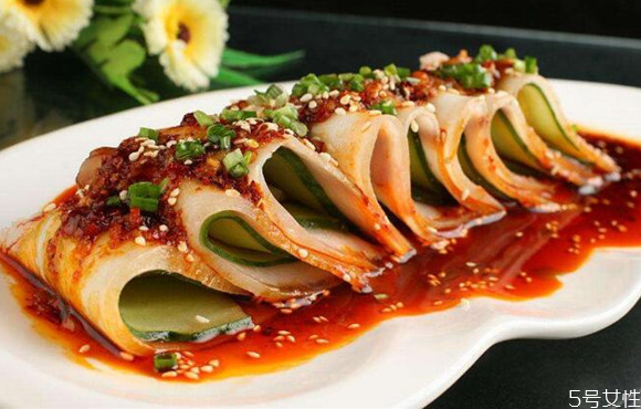 蒜泥白肉的汁怎么調(diào) 蒜泥白肉最正宗的做法 蒜泥白肉的汁怎么調(diào) 蒜泥白肉最正宗的做法