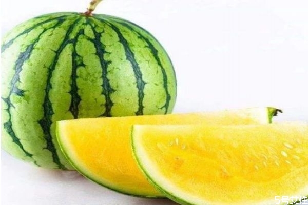 特小鳳西瓜的營養(yǎng)價值 黃瓤西瓜和紅瓤西瓜有什么區(qū)別 特小鳳西瓜的營養(yǎng)價值 黃瓤西瓜和紅瓤西瓜有什么區(qū)別