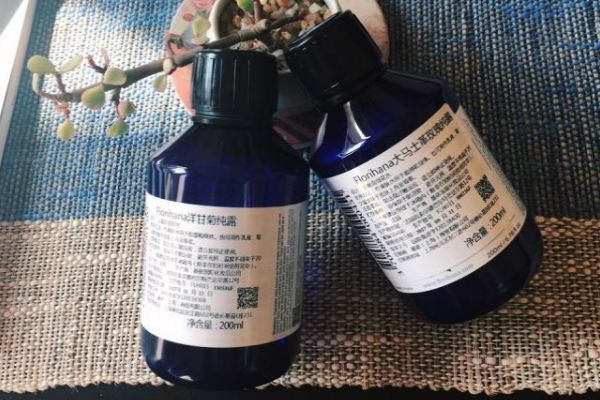 洋甘菊純露的護(hù)膚功效 洋甘菊純露的護(hù)膚作用 洋甘菊純露的護(hù)膚功效 洋甘菊純露的護(hù)膚作用