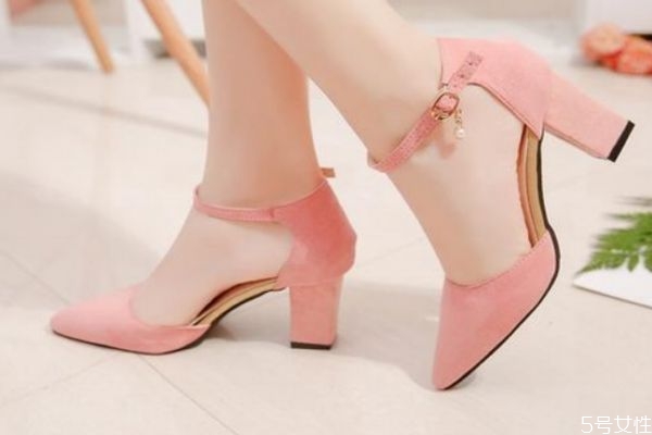 絨面鞋臟了怎樣打理 絨面鞋日常怎么打理 絨面鞋臟了怎樣打理 絨面鞋日常怎么打理