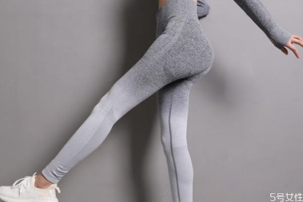 鯊魚褲和打底襪有什么區(qū)別 鯊魚褲和緊身褲的區(qū)別 鯊魚褲和打底襪有什么區(qū)別 鯊魚褲和緊身褲的區(qū)別