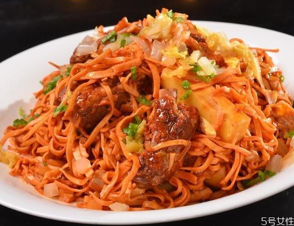 燜面和鹵面哪個(gè)好吃 燜面和鹵面的區(qū)別 燜面和鹵面哪個(gè)好吃 燜面和鹵面的區(qū)別