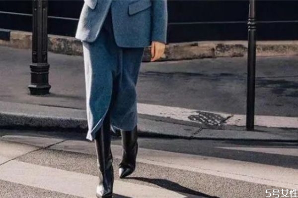 騎士靴哪種材質(zhì)好 騎士靴和馬丁靴哪個(gè)好看 騎士靴哪種材質(zhì)好 騎士靴和馬丁靴哪個(gè)好看