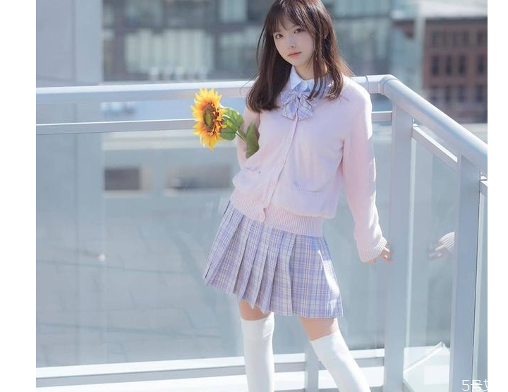 冬天怎么穿jk短裙 jk制服冬天下面怎么穿 冬天怎么穿jk短裙 jk制服冬天下面怎么穿