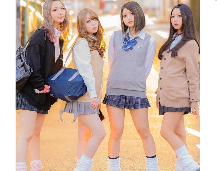 冬天怎么穿jk短裙 jk制服冬天下面怎么穿 冬天怎么穿jk短裙 jk制服冬天下面怎么穿