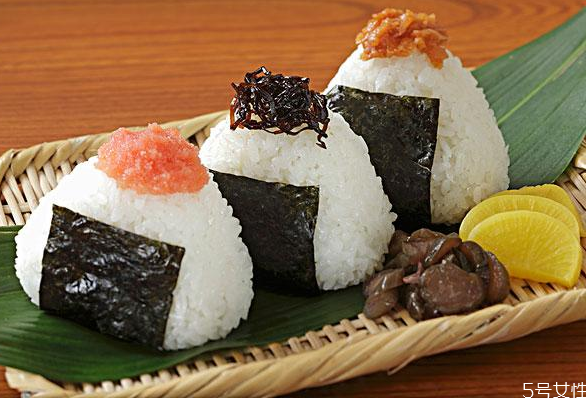 飯團可以不加熱直接吃嗎 飯團怎么加熱 飯團可以不加熱直接吃嗎 飯團怎么加熱