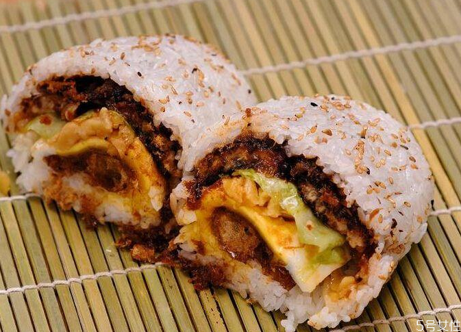 飯團(tuán)米可以用電飯鍋?zhàn)鰡?怎么做飯團(tuán)好吃 飯團(tuán)米可以用電飯鍋?zhàn)鰡?怎么做飯團(tuán)好吃