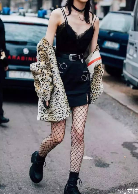 網(wǎng)襪大顯瘦還是小顯瘦 如何挑選合適的漁網(wǎng)襪 網(wǎng)襪大顯瘦還是小顯瘦 如何挑選合適的漁網(wǎng)襪