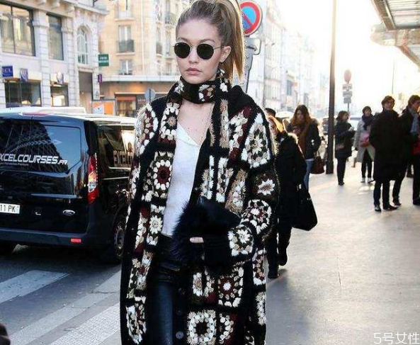 圍巾怎么系好看 冬天圍巾的時(shí)髦圍法 圍巾怎么系好看 冬天圍巾的時(shí)髦圍法