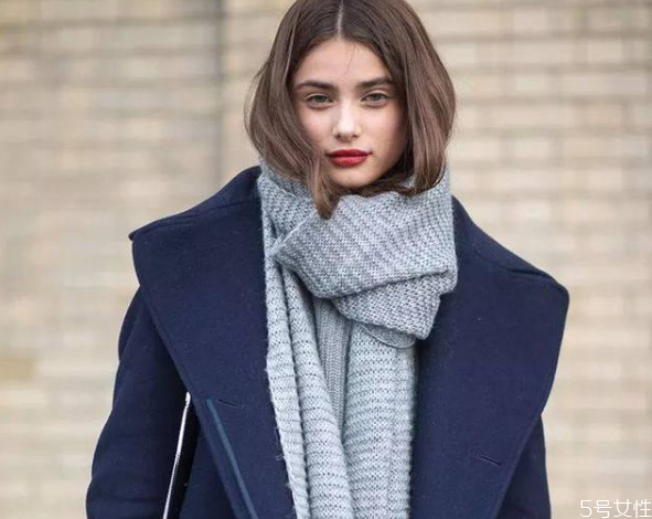 圍巾怎么系好看 冬天圍巾的時(shí)髦圍法 圍巾怎么系好看 冬天圍巾的時(shí)髦圍法