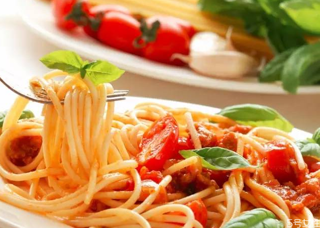 煮意大利面是冷水還是熱水煮 煮好的意大利面為什么要過冷水 煮意大利面是冷水還是熱水煮 煮好的意大利面為什么要過冷水