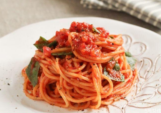 煮意大利面一定要用橄欖油嗎 煮意面為什么要加橄欖油 煮意大利面一定要用橄欖油嗎 煮意面為什么要加橄欖油