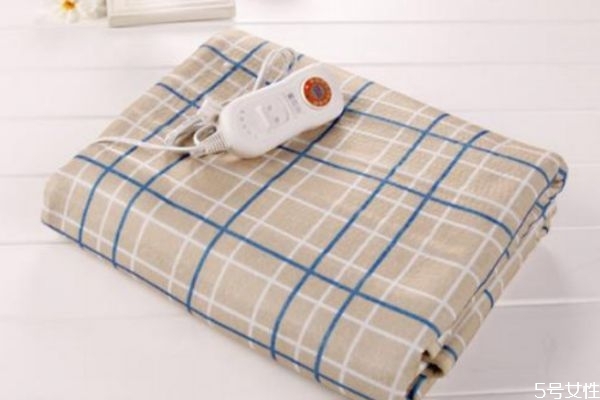 電熱毯買多大尺寸合適 電熱毯買大的好還是買小的好