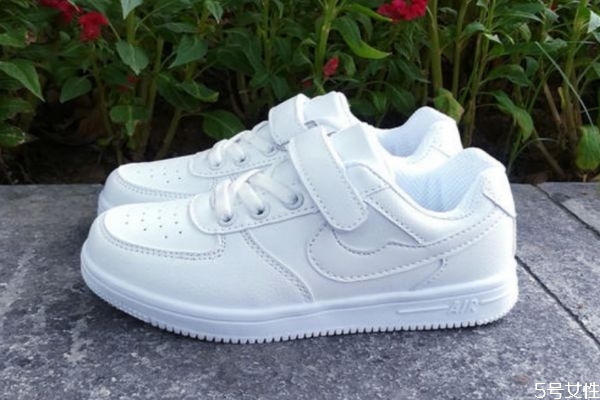 鞋子氧化發(fā)黃怎么變白 白鞋氧化變黃能恢復(fù)嗎 鞋子氧化發(fā)黃怎么變白 白鞋氧化變黃能恢復(fù)嗎