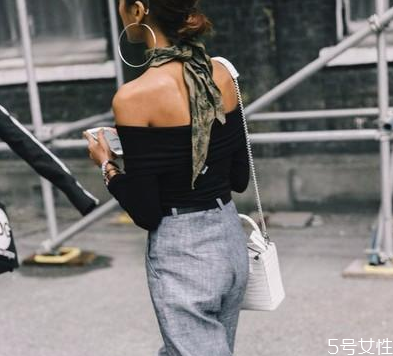 絲巾什么牌子好 絲巾哪個牌子好送人 絲巾什么牌子好 絲巾哪個牌子好送人