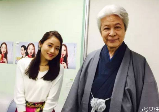 石原里美絲巾搭配 石原里美發(fā)帶 石原里美絲巾搭配 石原里美發(fā)帶