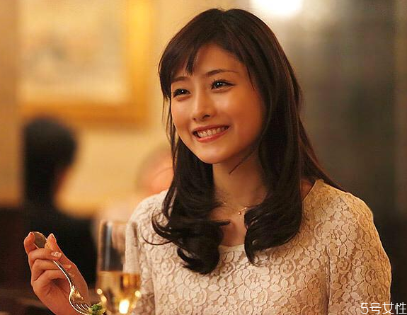 好嫁風(fēng)什么意思 好嫁風(fēng)穿衣風(fēng)格 好嫁風(fēng)什么意思 好嫁風(fēng)穿衣風(fēng)格