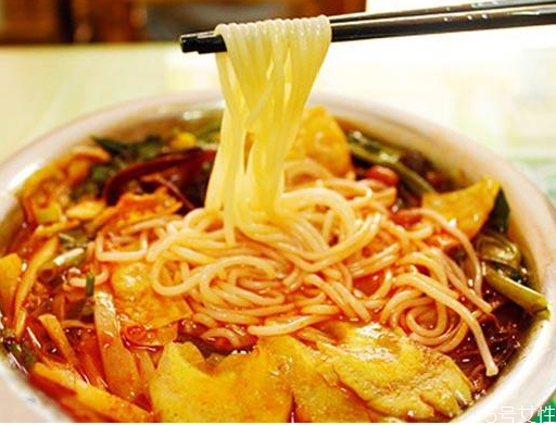 自己煮螺螄粉加什么配菜 螺螄粉能加各種丸子嗎 自己煮螺螄粉加什么配菜 螺螄粉能加各種丸子嗎