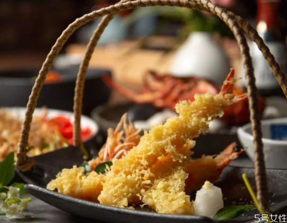 為什么把油炸叫做天婦羅 天婦羅和炸物的區(qū)別 為什么把油炸叫做天婦羅 天婦羅和炸物的區(qū)別