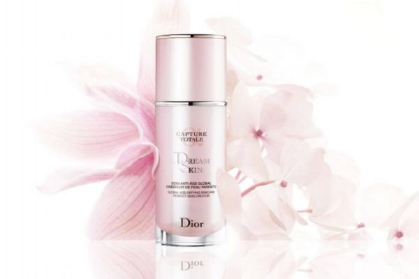 迪奧修顏乳怎么用 迪奧修顏乳什么時(shí)候用 迪奧修顏乳怎么用 迪奧修顏乳什么時(shí)候用