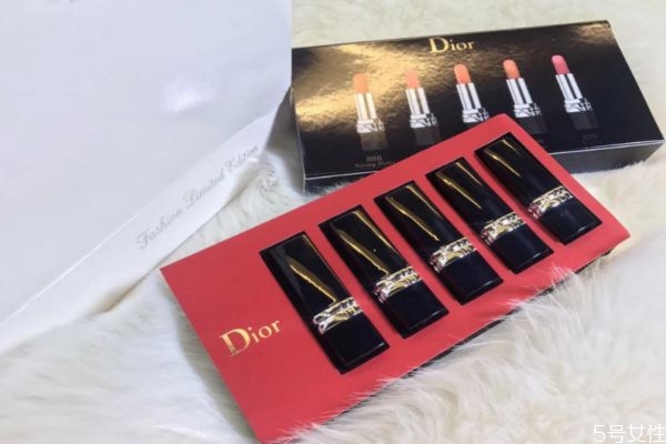 迪奧絲絨和啞光有什么區(qū)別 口紅啞光和絲絨的區(qū)別 迪奧絲絨和啞光有什么區(qū)別 口紅啞光和絲絨的區(qū)別