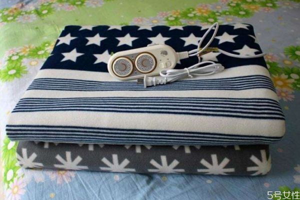 電熱毯平常不開就墊著可以嗎 電熱毯關(guān)了還有輻射嗎 電熱毯平常不開就墊著可以嗎 電熱毯關(guān)了還有輻射嗎