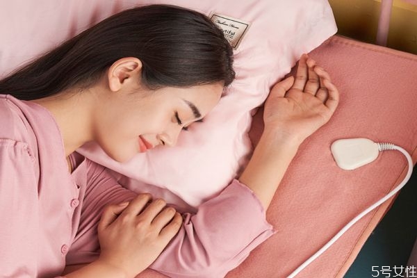 電熱毯應(yīng)該鋪在哪一層 電熱毯如何清洗 電熱毯應(yīng)該鋪在哪一層 電熱毯如何清洗