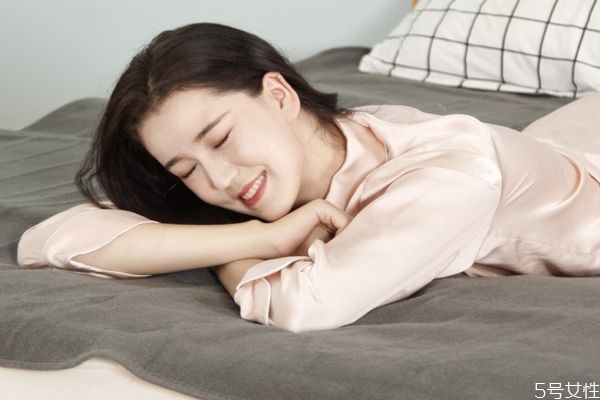 電熱毯日常怎么護(hù)理 電熱毯溫度一般多少度 電熱毯日常怎么護(hù)理 電熱毯溫度一般多少度