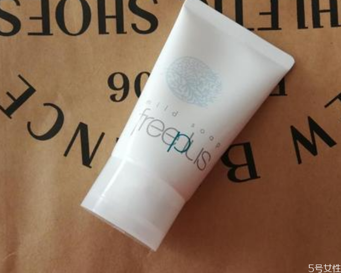 芙麗芳絲洗面奶味道怎么怪怪的 芙麗芳絲洗面奶正品味道 芙麗芳絲洗面奶味道怎么怪怪的 芙麗芳絲洗面奶正品味道