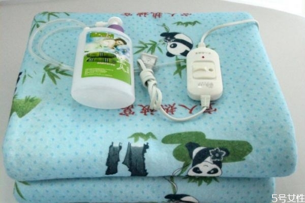 電熱毯電暖氣哪個(gè)省電 電熱毯電暖的優(yōu)缺點(diǎn) 電熱毯電暖氣哪個(gè)省電 電熱毯電暖的優(yōu)缺點(diǎn)