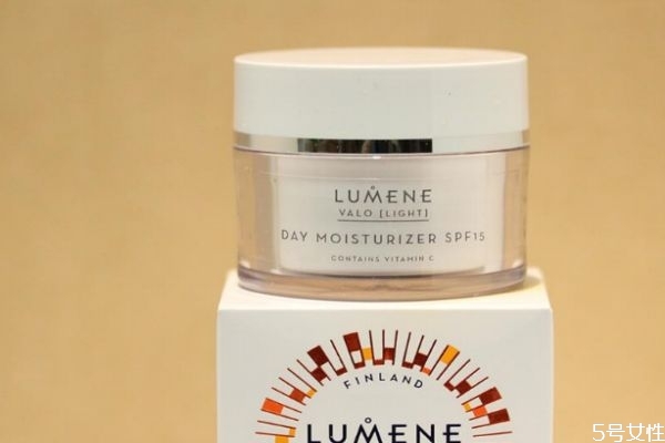 lumene維C日霜好用不 lumene維C日霜可以晚上用嗎 lumene維C日霜好用不 lumene維C日霜可以晚上用嗎